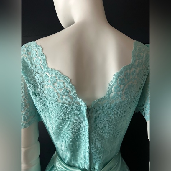 Vintage 60s/70s aqua lace dress - Picture 7 of 11